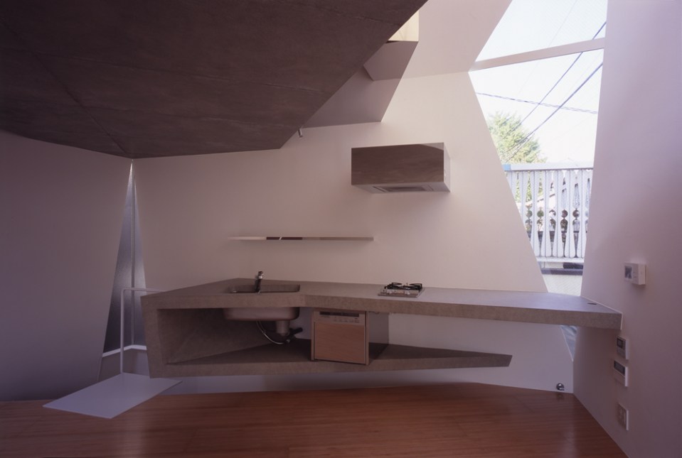 Reflection of Mineral, a small minimalist house by Atelier Tekuto | www.facebook.com/SmallHouseBliss