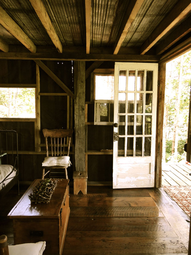 Lynne Knowlton's tree house | www.facebook.com/SmallHouseBliss