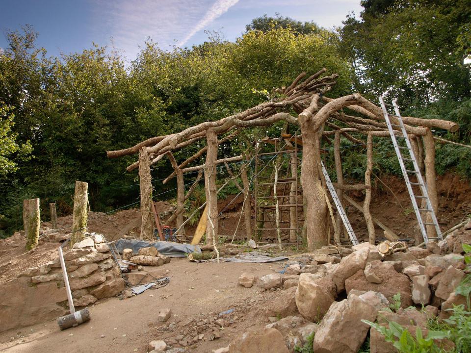Straw bale and earth-sheltered hobbit house by Simon Dale. | www.facebook.com/SmallHouseBliss