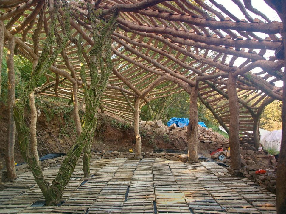 Straw bale and earth-sheltered hobbit house by Simon Dale. | www.facebook.com/SmallHouseBliss