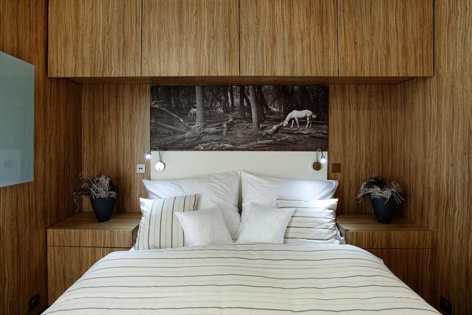 The Freedomky 2 PLUS Classic, a small prefab house with 1 bedroom in 465 sq ft. | www.facebook.com/SmallHouseBliss