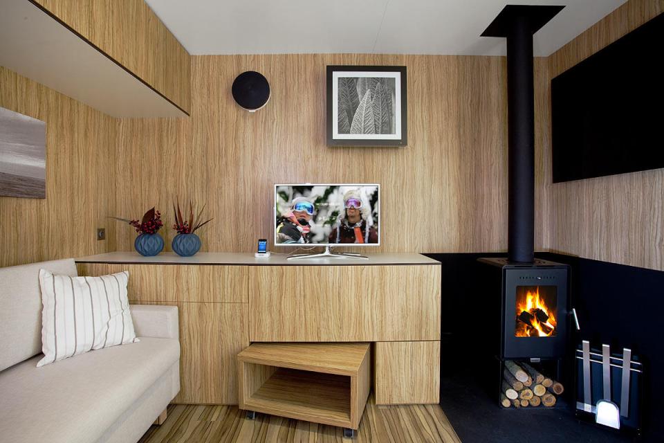 The Freedomky 2 PLUS Classic, a small prefab house with 1 bedroom in 465 sq ft. | www.facebook.com/SmallHouseBliss