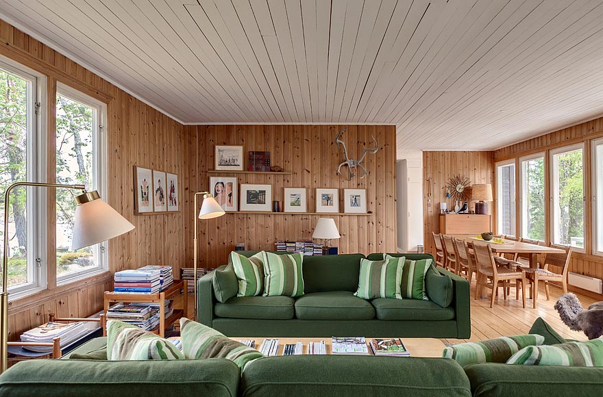 A Mid-Century Modern house in Sweden with 4 bedrooms in 1,130 sq ft. | | www.facebook.com/SmallHouseBliss