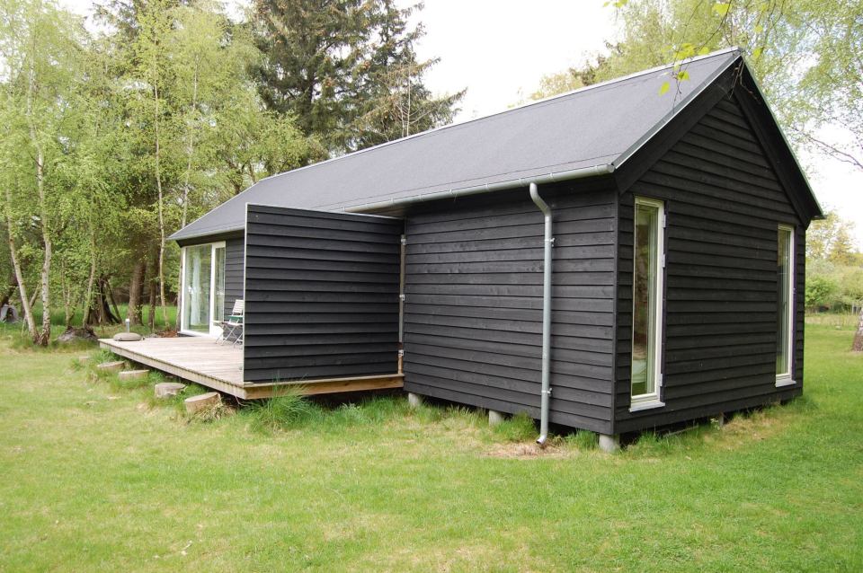 The Længehuset, a modular vacation house from Denmark with 2 bedrooms in 592 sq ft. | www.facebook.com/SmallHouseBliss