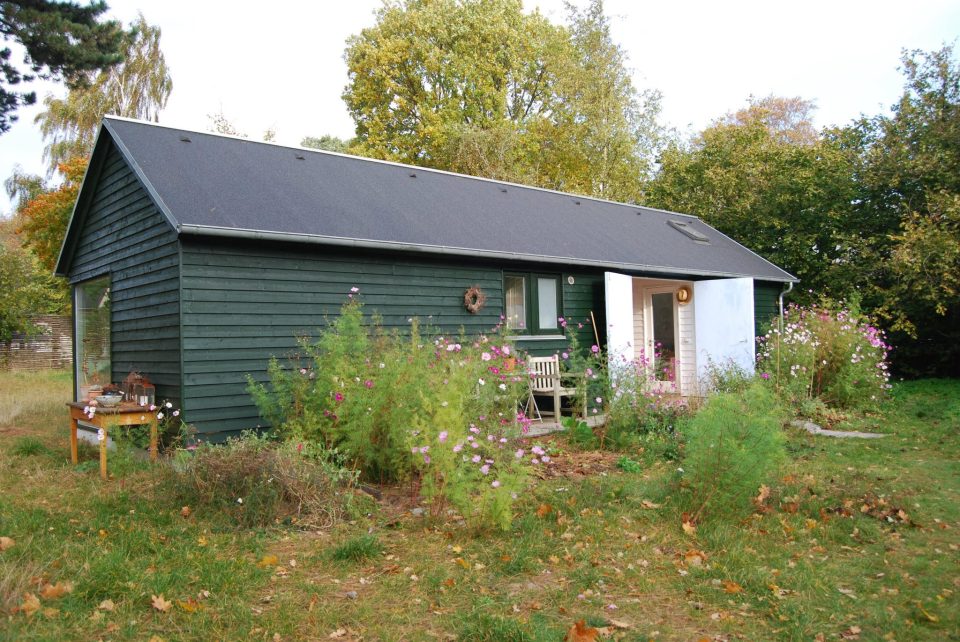 The Længehuset, a modular vacation house from Denmark with 2 bedrooms in 592 sq ft. | www.facebook.com/SmallHouseBliss