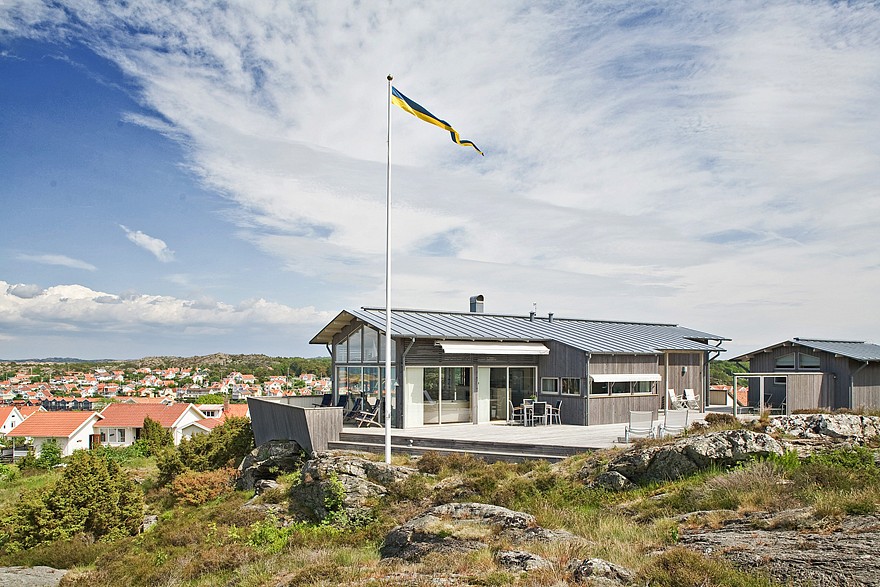 A small house for a family in Sweden with 3 bedrooms in 1,281 sq ft. | www.facebook.com/SmallHouseBliss