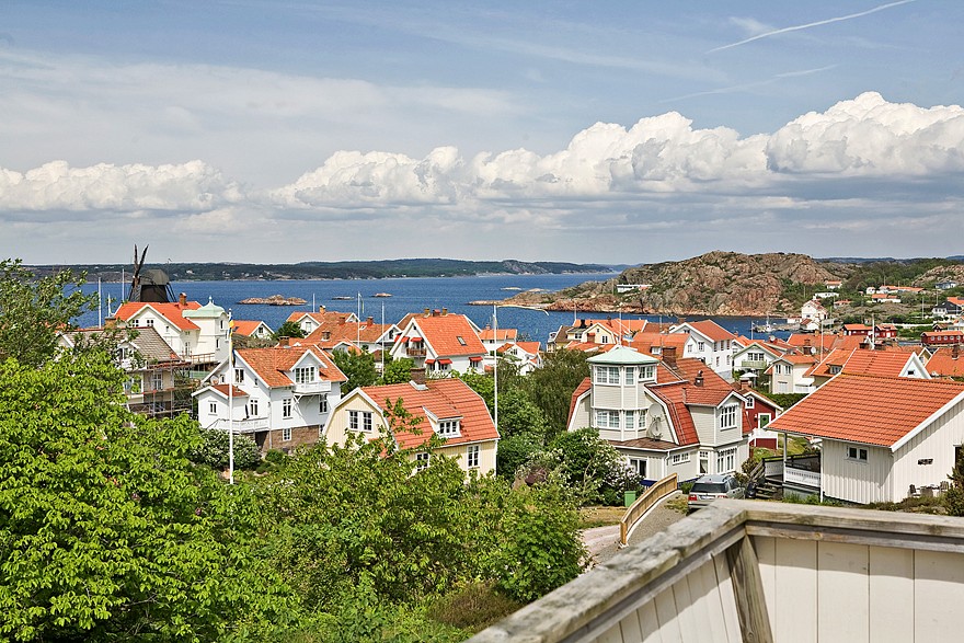 A small house for a family in Sweden with 3 bedrooms in 1,281 sq ft. | www.facebook.com/SmallHouseBliss