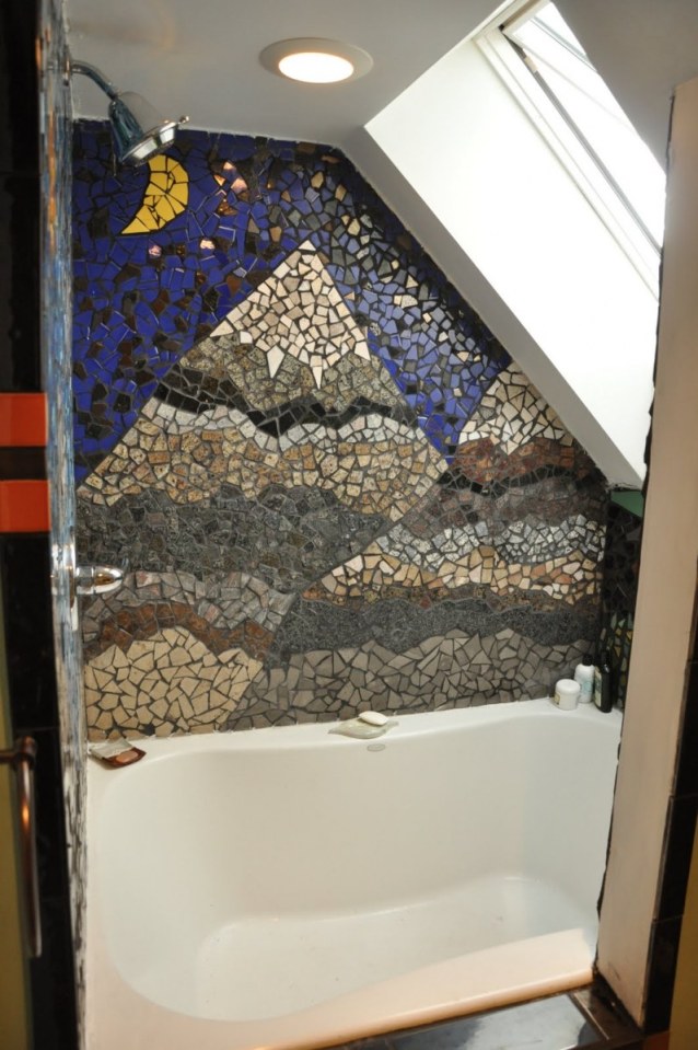 This shingled backyard cottage has 1 bedroom and a small office in 799 sq ft. | www.facebook.com/SmallHouseBliss