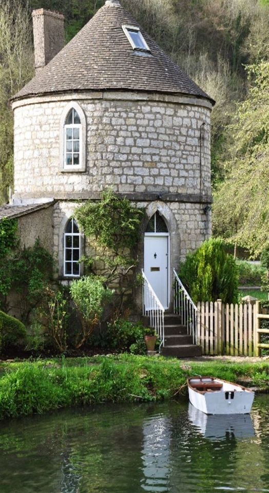 The Chalford Roundhouse, a small stone tower built in the 1790's to house a canal worker's family. | www.facebook.com/SmallHouseBliss