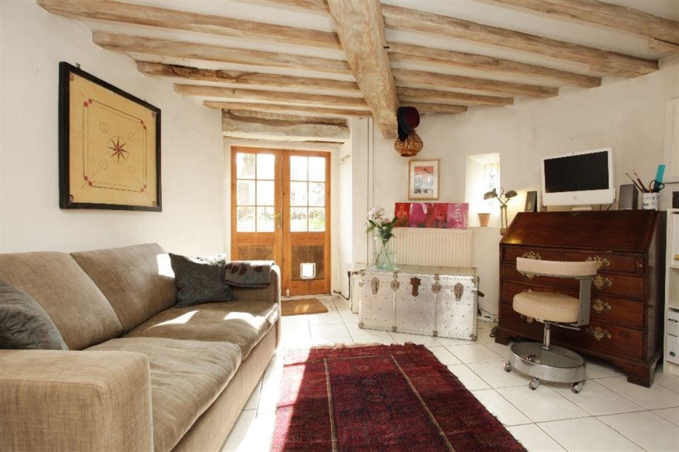 The Chalford Roundhouse, a small stone tower built in the 1790's to house a canal worker's family. | www.facebook.com/SmallHouseBliss