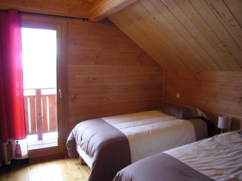 A cozy ski chalet in the French Alps with 3 bedrooms in 846 sq ft. | www.facebook.com/SmallHouseBliss