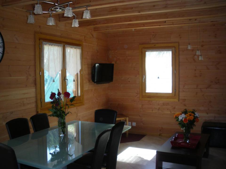 A cozy ski chalet in the French Alps with 3 bedrooms in 846 sq ft. | www.facebook.com/SmallHouseBliss