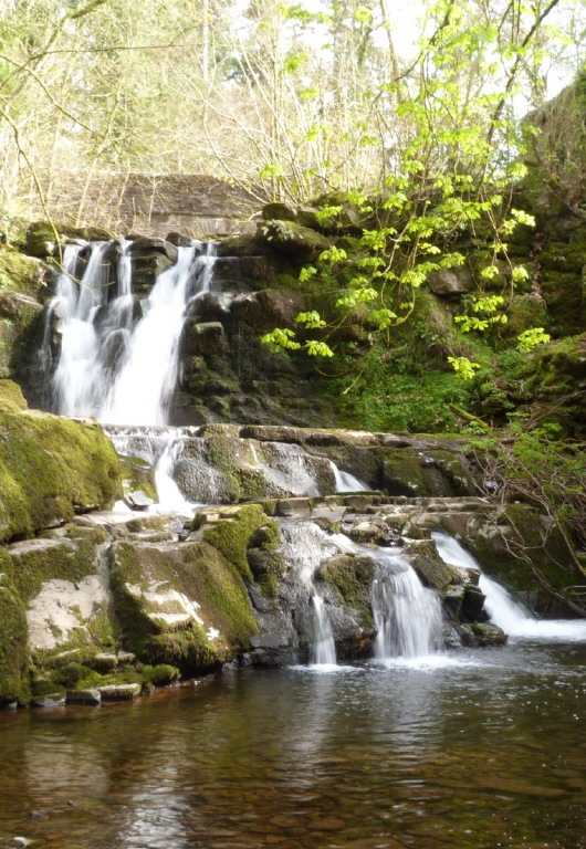 The romantic Waterfall Cottage in Wales | www.facebook.com/SmallHouseBliss