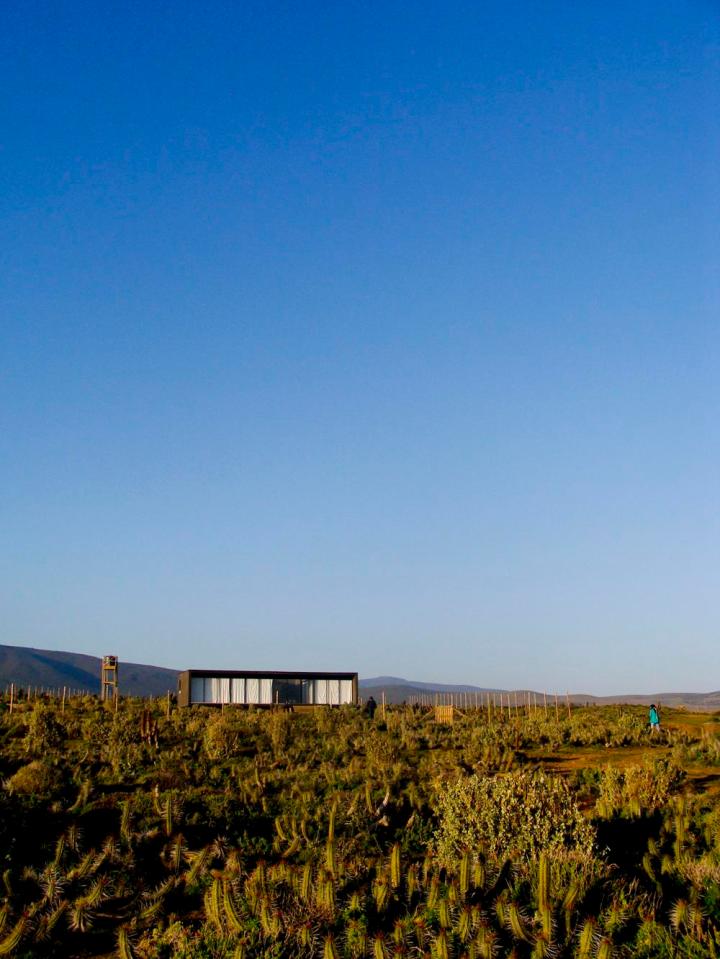 Casa B8, a small modern beach house in Chile. | www.facebook.com/SmallHouseBliss