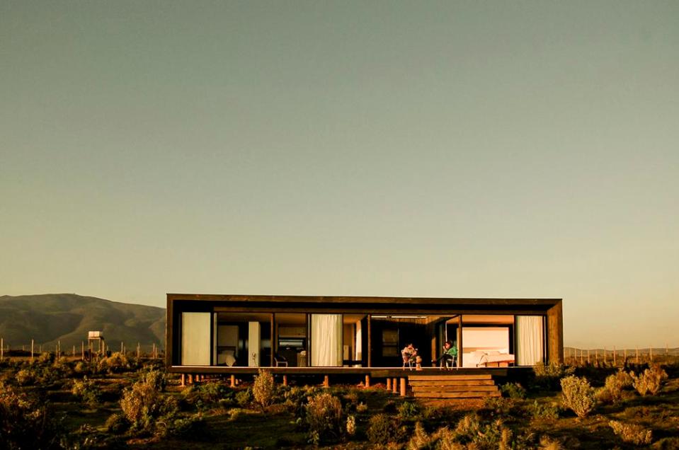 Casa B8, a small modern beach house in Chile. | www.facebook.com/SmallHouseBliss