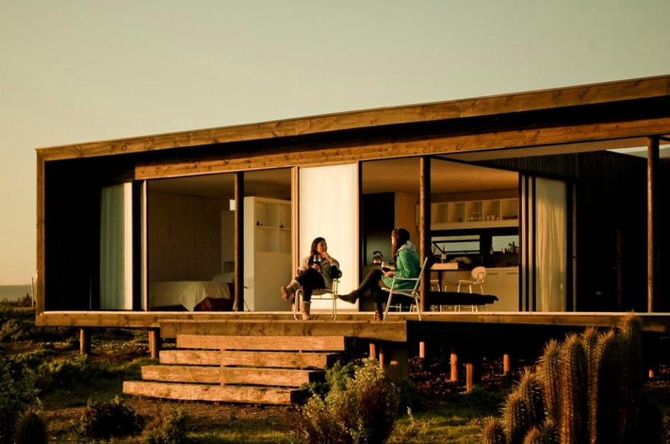 Casa B8, a small modern beach house in Chile. | www.facebook.com/SmallHouseBliss
