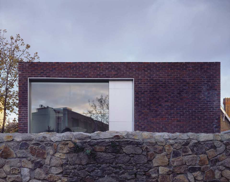 Alma Lane mews house by Boyd Cody Architects
