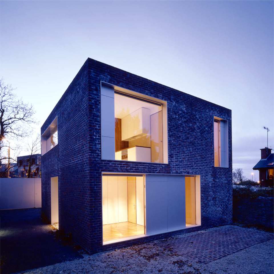 Alma Lane mews house by Boyd Cody Architects