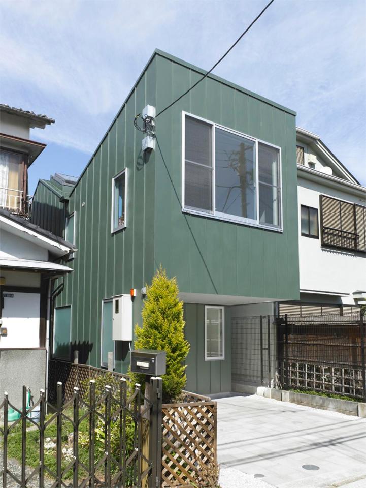 Gate, a small house in Japan by mihadesign