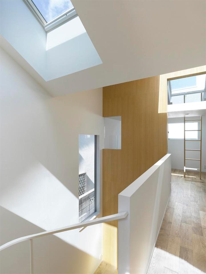 Gate, a small house in Japan by mihadesign