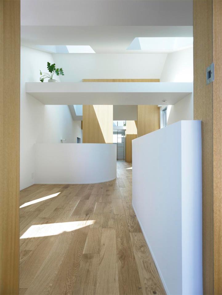 Gate, a small house in Japan by mihadesign