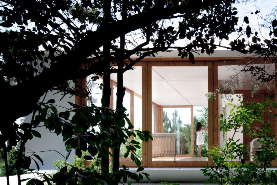 MIMA House, a prefab with movable wall panels that allow the residents to easily reconfigure the floor plan. | www.facebook.com/SmallHouseBliss