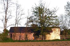 Casa T2, a simple copper-clad house with 2 bedrooms in 1,184 sq ft. | www.facebook.com/SmallHouseBliss