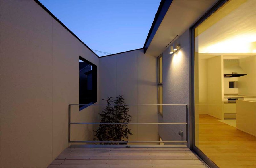 small house in Kashiba by Horibe Naoko Architect, balcony