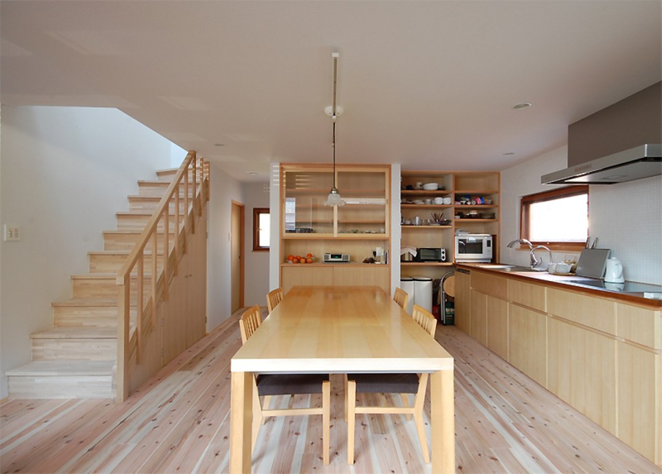 A small wooden house in a Kyoto suburb. | www.facebook.com/SmallHouseBliss