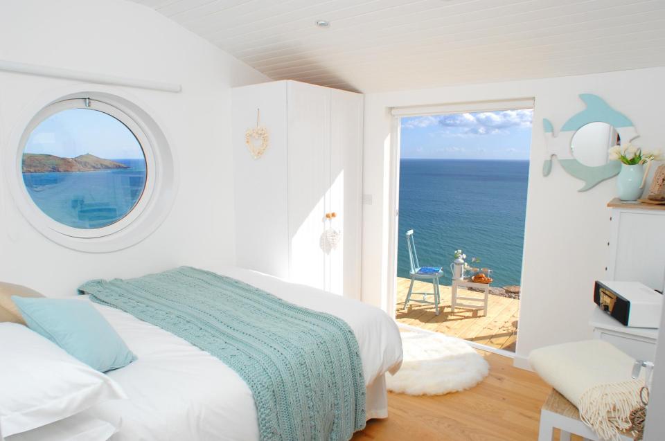 The Edge, a tiny one-bedroom beach cottage in Cornwall. | www.facebook.com/SmallHouseBliss