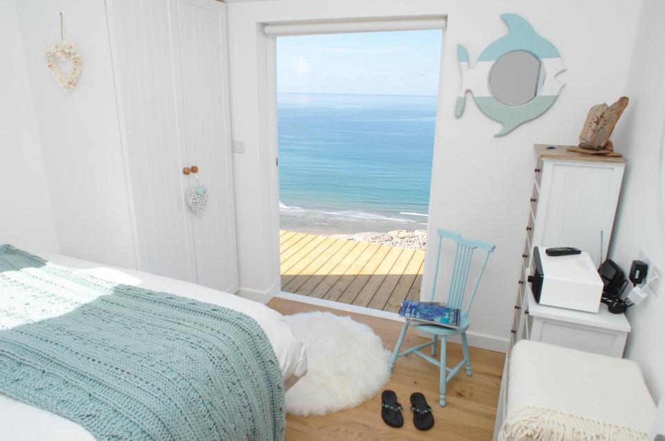 The Edge, a tiny one-bedroom beach cottage in Cornwall. | www.facebook.com/SmallHouseBliss