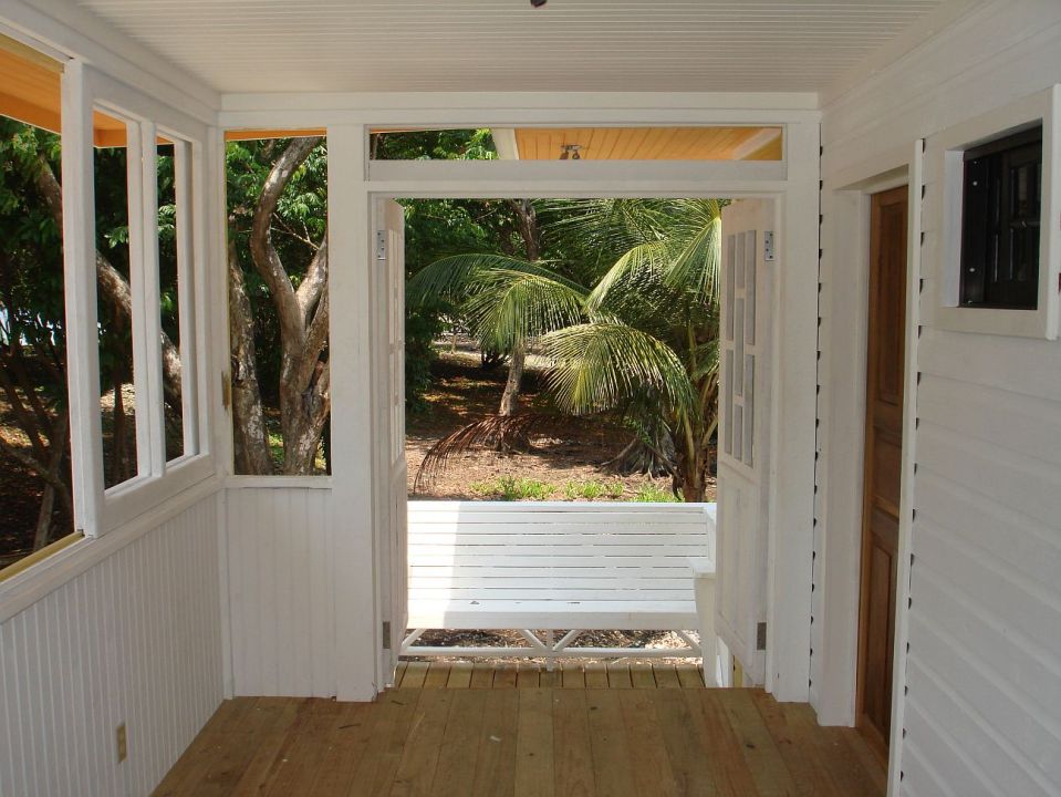 This small Caribbean beach house has one bedroom in 442 sq ft. | www.facebook.com/SmallHouseBliss