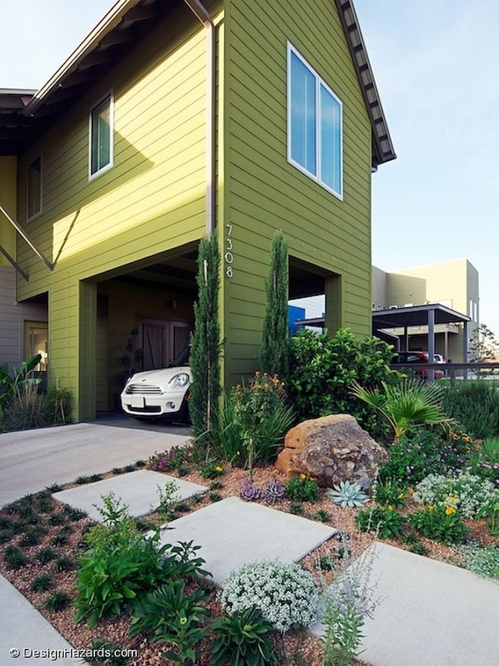 A small modern farmhouse in Texas with three bedrooms in less than 1,500 sq ft. | www.facebook.com/SmallHouseBliss