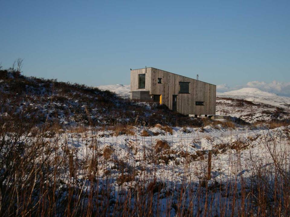 The Hen House on the Isle of Skye, a low-impact contemporary cottage with one bedroom plus loft in 775 sq ft. | www.facebook.com/SmallHouseBliss