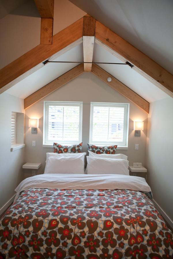 A Craftsman-style laneway house with two bedrooms. | www.facebook.com/SmallHouseBliss