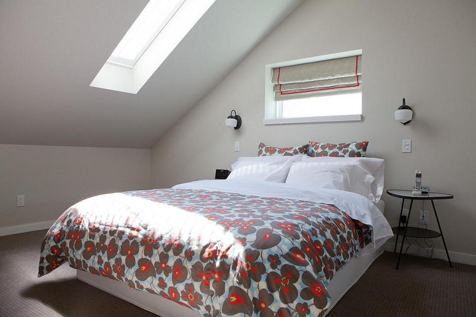 A Craftsman-style laneway house with two bedrooms. | www.facebook.com/SmallHouseBliss