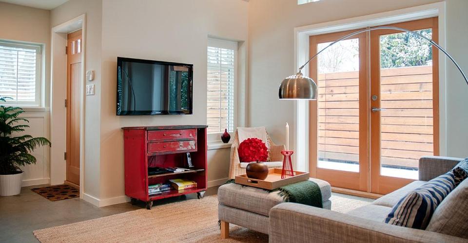 A Craftsman-style laneway house with two bedrooms. | www.facebook.com/SmallHouseBliss