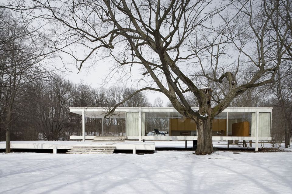 The Farnsworth House by Ludwig Mies van der Rohe | www.facebook.com/SmallHouseBliss