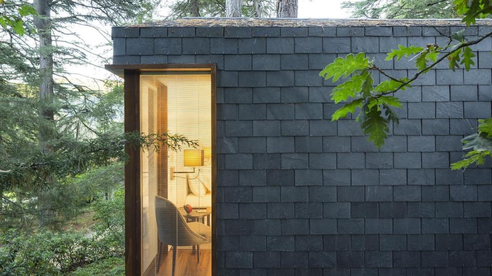 These small vacation cabins are made up of three modules that can be arranged in a variety of different ways to suit the site conditions. | www.facebook.com/SmallHouseBliss