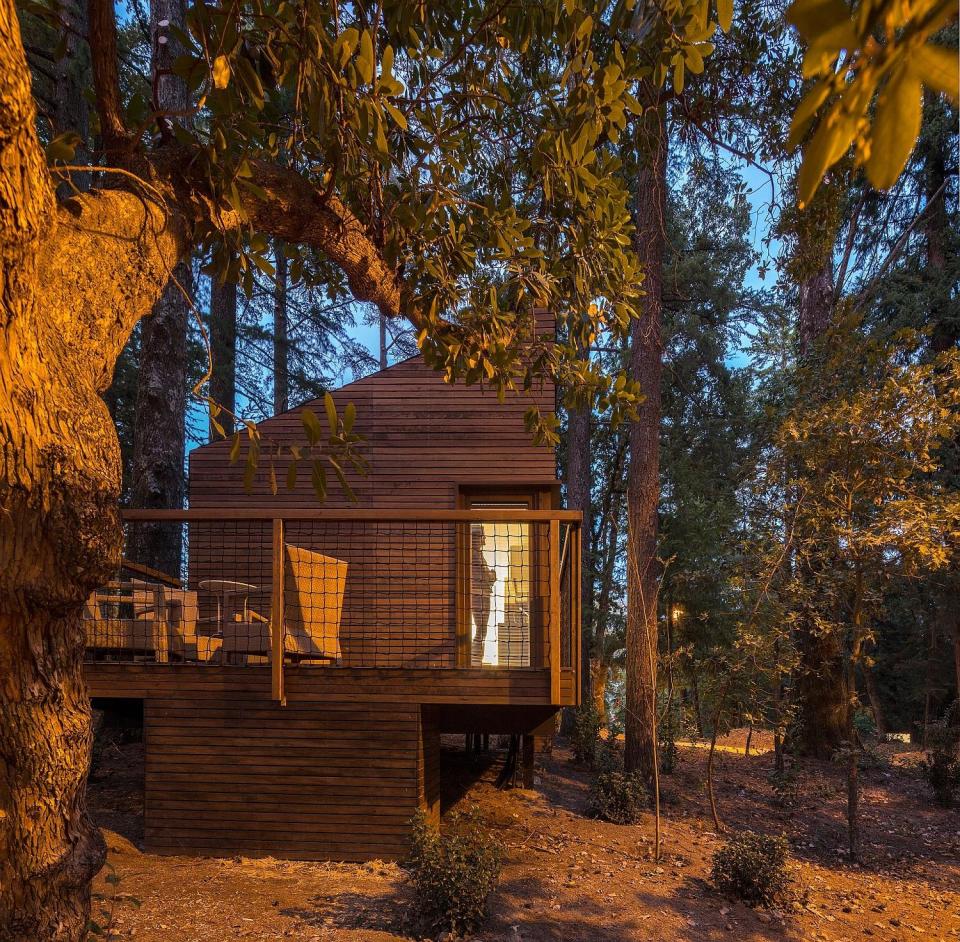These small vacation cabins are made up of three modules that can be arranged in a variety of different ways to suit the site conditions. | www.facebook.com/SmallHouseBliss