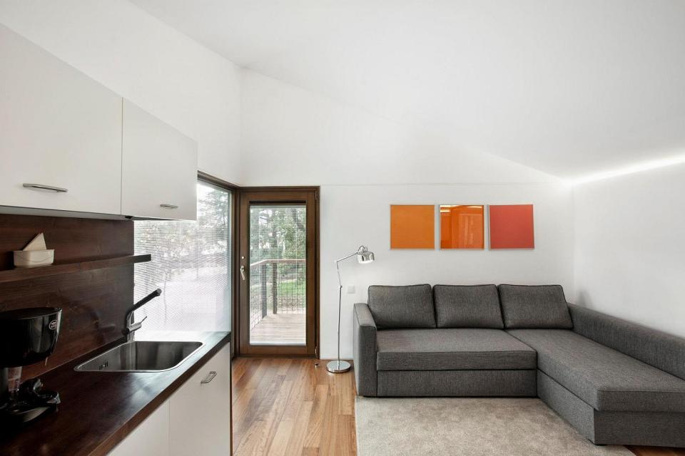 These small vacation cabins are made up of three modules that can be arranged in a variety of different ways to suit the site conditions. | www.facebook.com/SmallHouseBliss