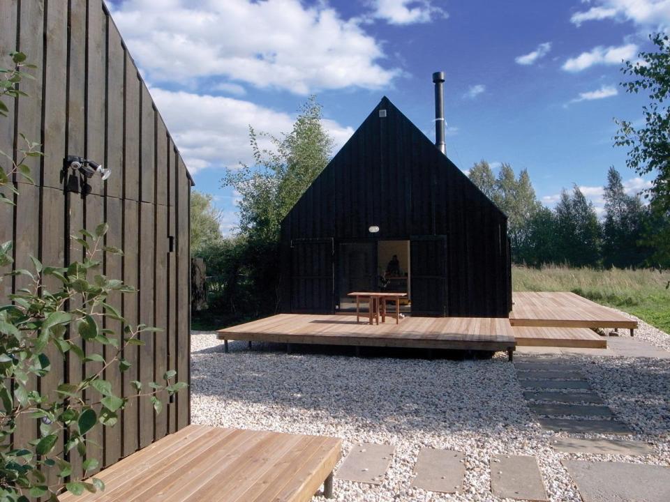 VolgaDacha, a small vacation house by Bureau BERNASKONI