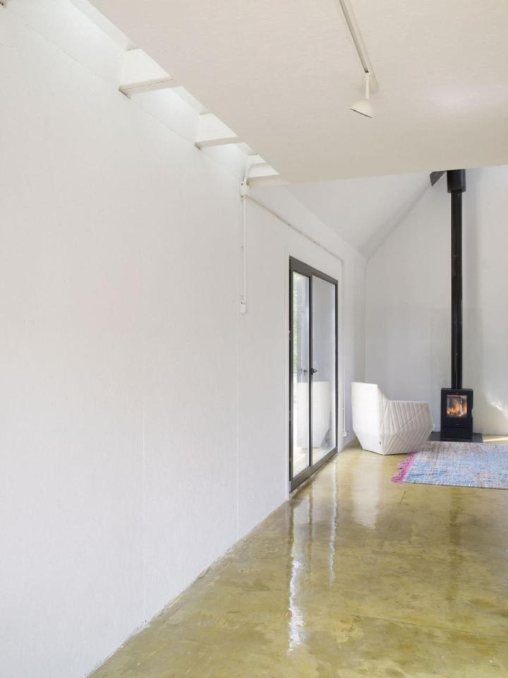 VolgaDacha, a small vacation house by Bureau BERNASKONI