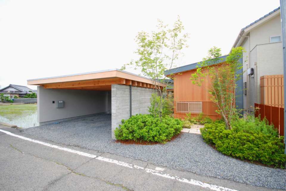 This modern version of the traditional Japanese courtyard house has two bedrooms in 534 sq ft. | www.facebook.com/SmallHouseBliss