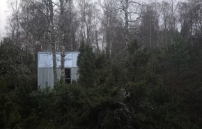 The Inshriach Bothy, a tiny artist residency studio off the grid in the Scottish Highlands. | www.facebook.com/SmallHouseBliss