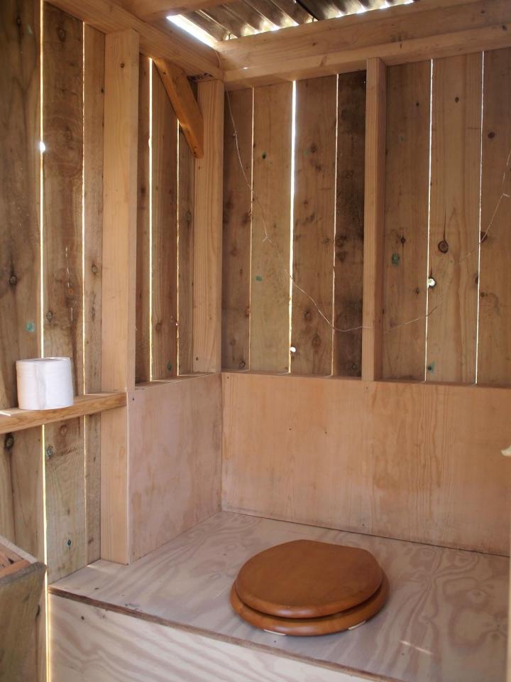 The Inshriach Bothy, a tiny artist residency studio off the grid in the Scottish Highlands. | www.facebook.com/SmallHouseBliss