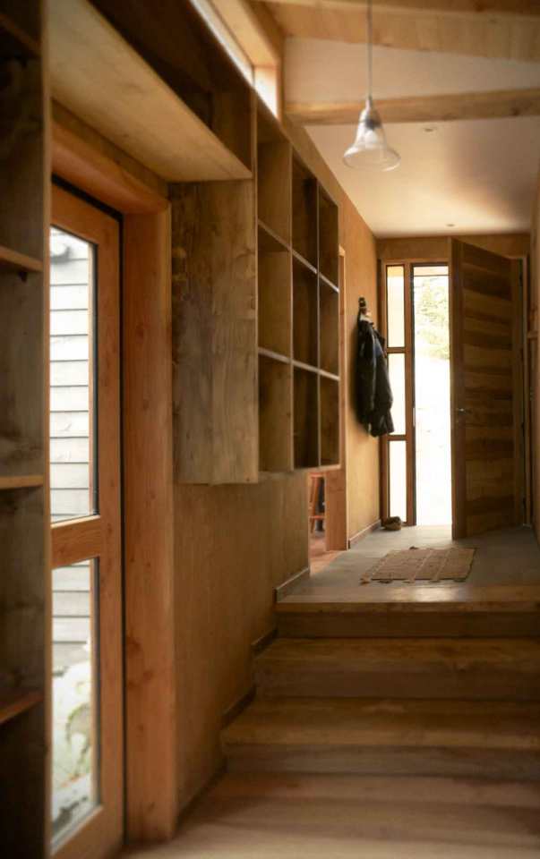 Casa en los Guindos, a small modern house in Chile. It has two bedrooms and a study in 1,399 sq ft. | www.facebook.com/SmallHouseBliss