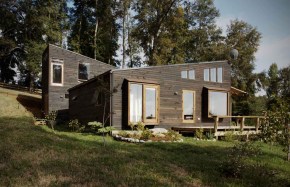 Casa en los Guindos, a small modern house in Chile. It has two bedrooms and a study in 1,399 sq ft. | www.facebook.com/SmallHouseBliss