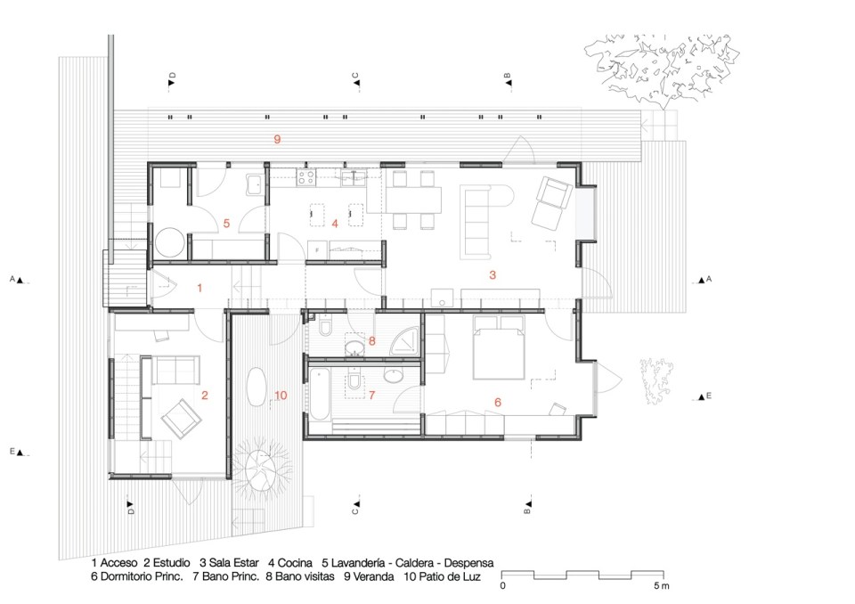Casa en los Guindos, a small modern house in Chile. It has two bedrooms and a study in 1,399 sq ft. | www.facebook.com/SmallHouseBliss