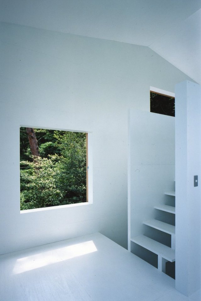 House On a Mountainside, a small house by Keiichi Hayashi